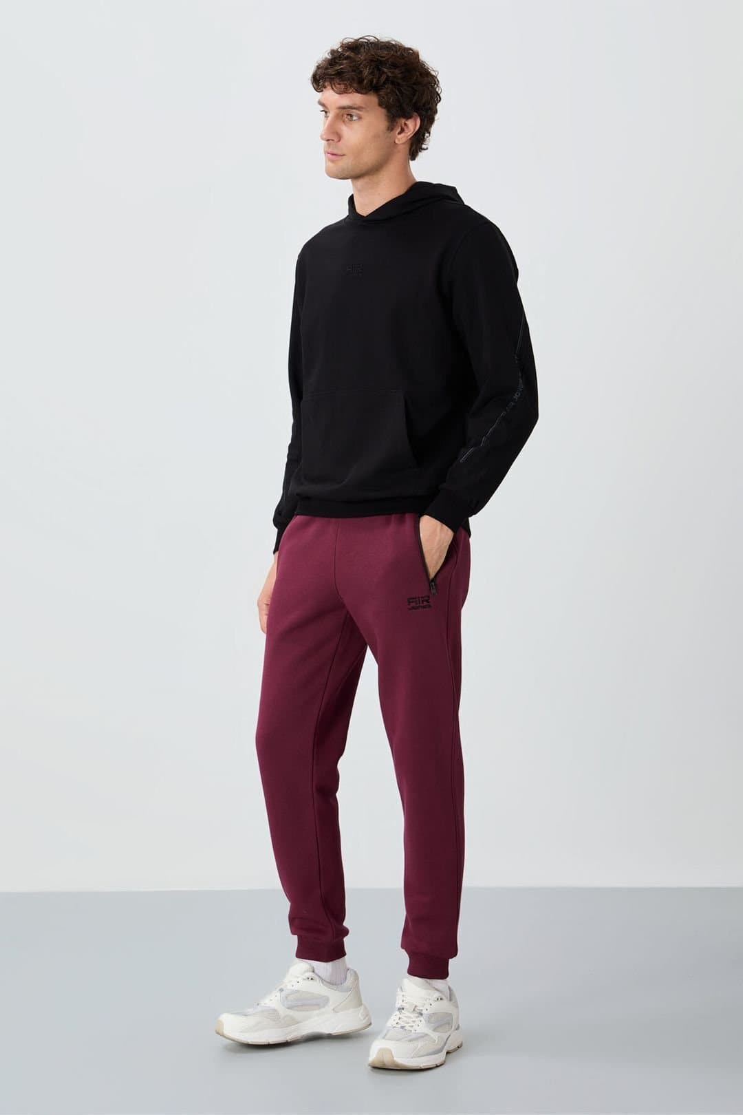 Tommy Life Tommy Life Men's Jogger Sweatpants in Burgundy