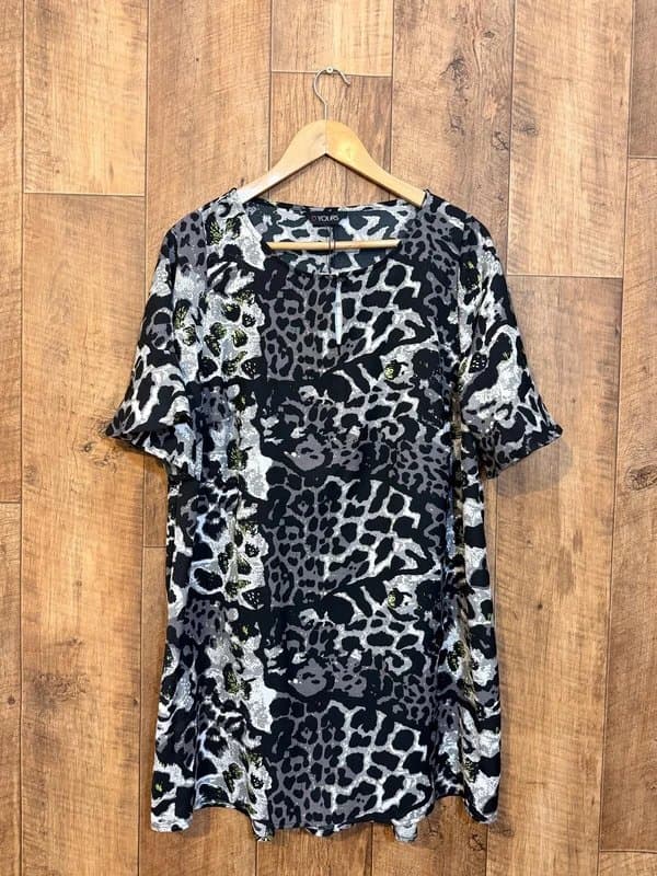 Yours Blue grey animal print short sleeve Yours blouse size 20 relaxed fit top