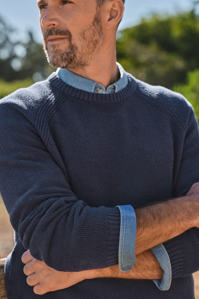 WoolOvers WoolOvers Men's Moss Stitch Essential Crew Neck Jumper in Navy - 2