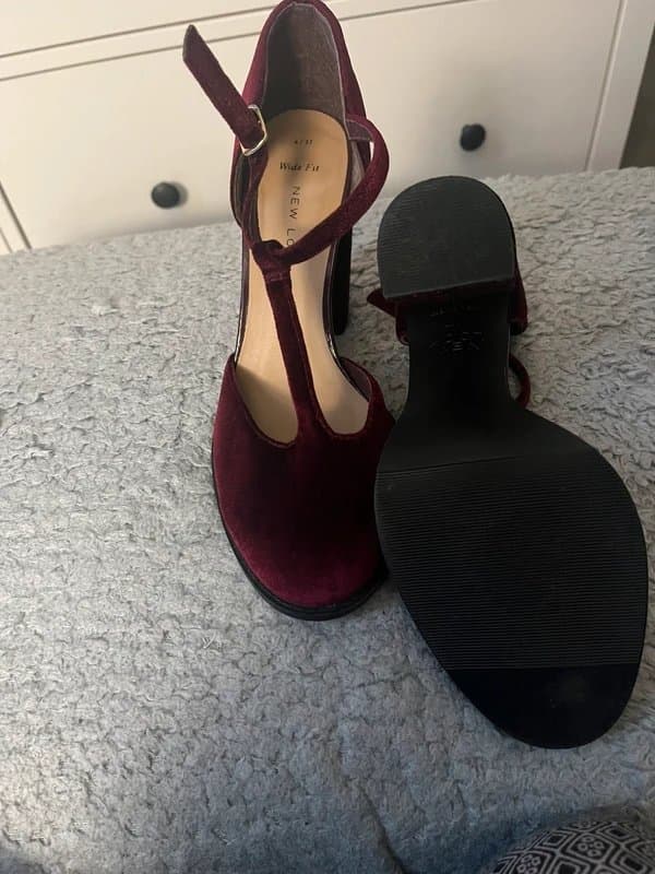 New Look Dark red burgundy velvet heels size 4 wide fit