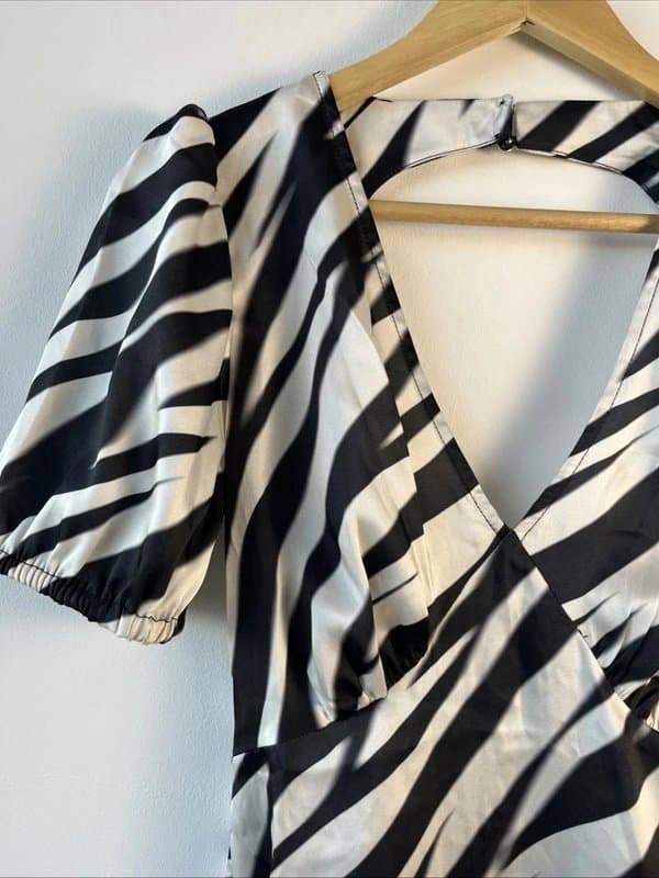 New Look New look - satin zebra print midi dress - size 8 - black / white