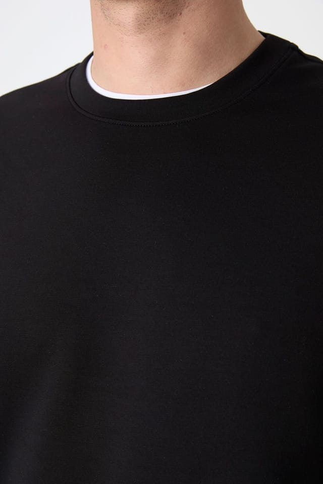 Tommy Life Tommy Life Men's Plain Crew Neck Sweatshirt in Black - 3