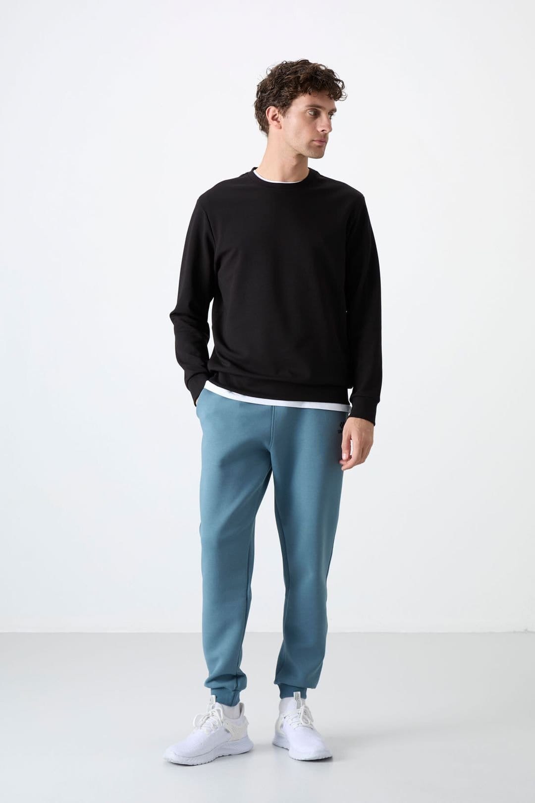 Tommy Life Tommy Life Men's Plain Crew Neck Sweatshirt in Black - 4