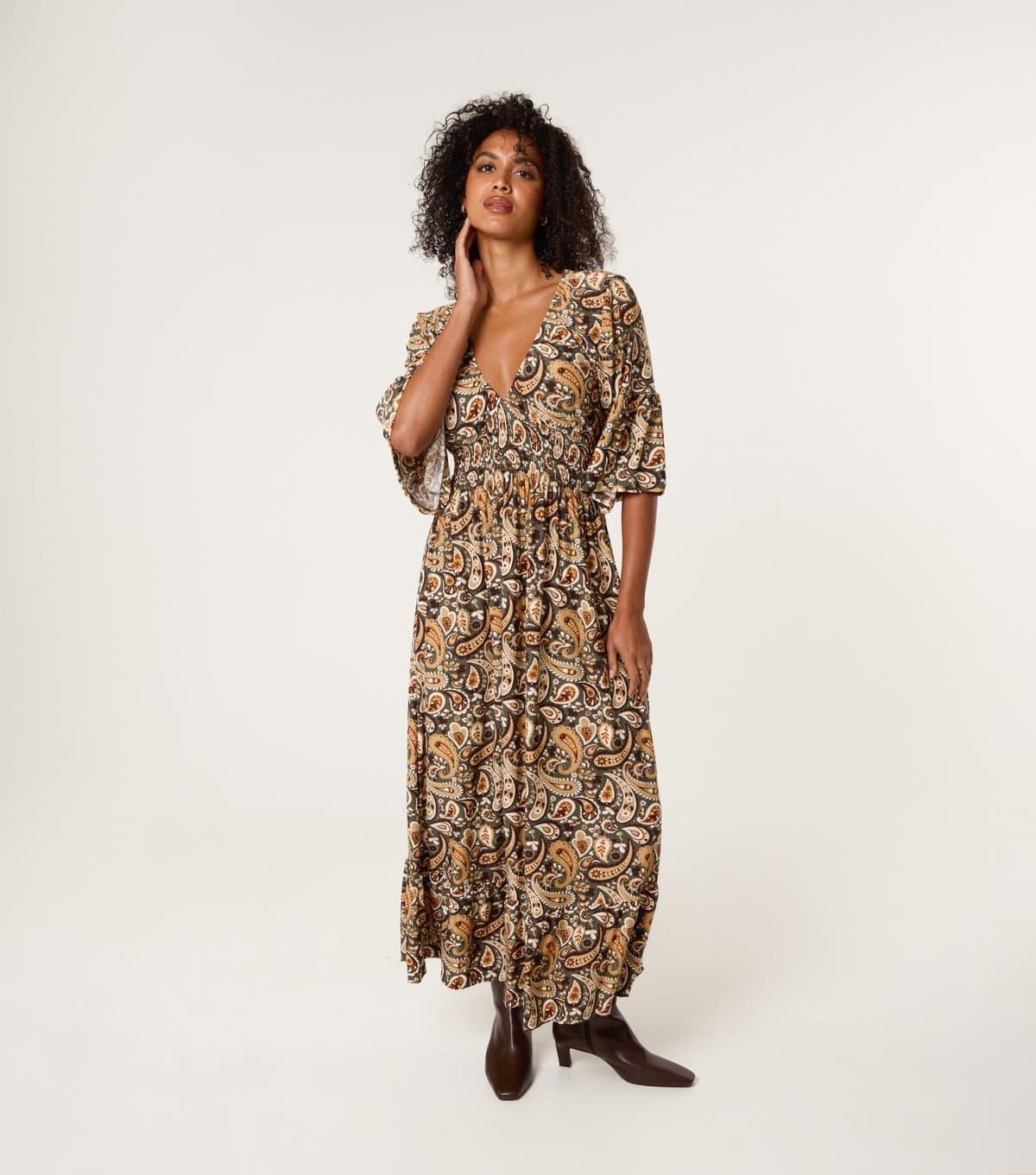 Blue Vanilla Women's Dark Khaki V-Neck Paisley Print Midi Dress Blue Vanilla New Look