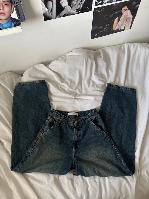 Bershka medium wash mid rise baggy skater jeans !