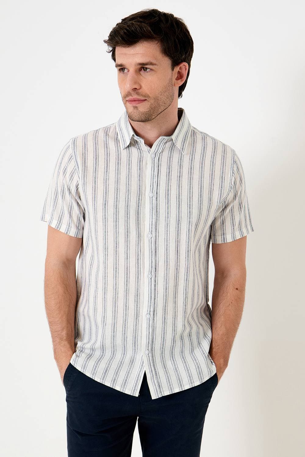 Saltwell Saltwell Men's Stripe Linen Rich Short Sleeve Shirt in White