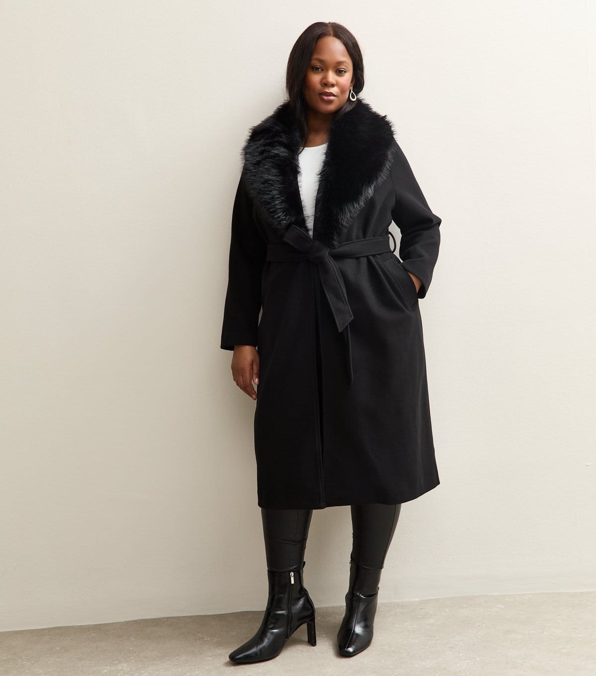 New Look Plus Size Black Faux Fur Collar Belted Jacket