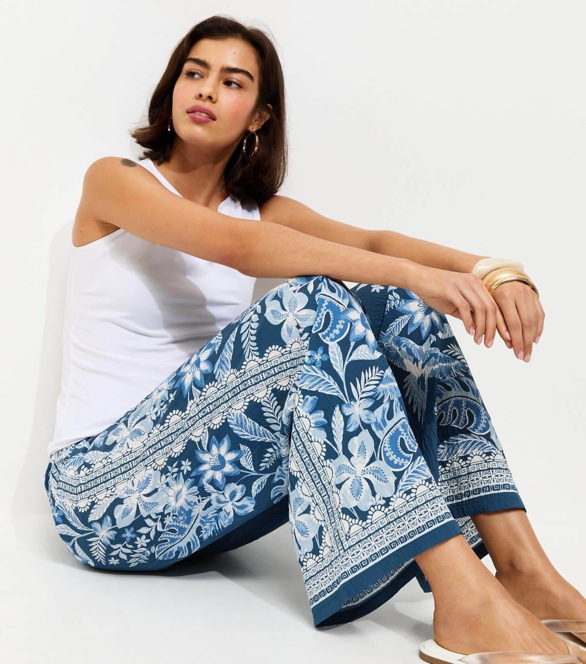 New Look Women's Blue Tropical Flower Print Crinkle Trousers New Look