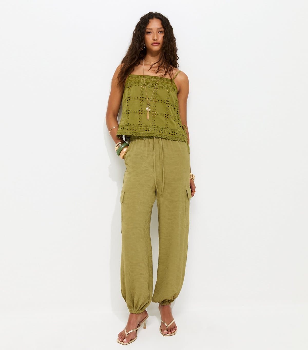 New Look Women's Light Khaki Cargo Style Cuffed Trousers New Look
