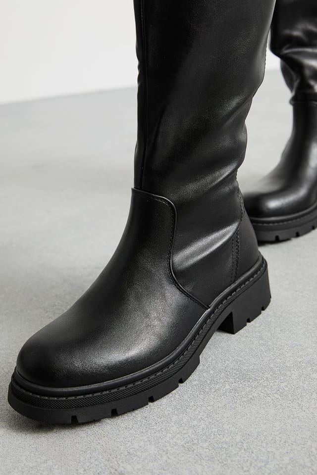Faith Faith Women's : Daphne Faux Leather Back Elastic Chunky Knee Boots in Black - 2