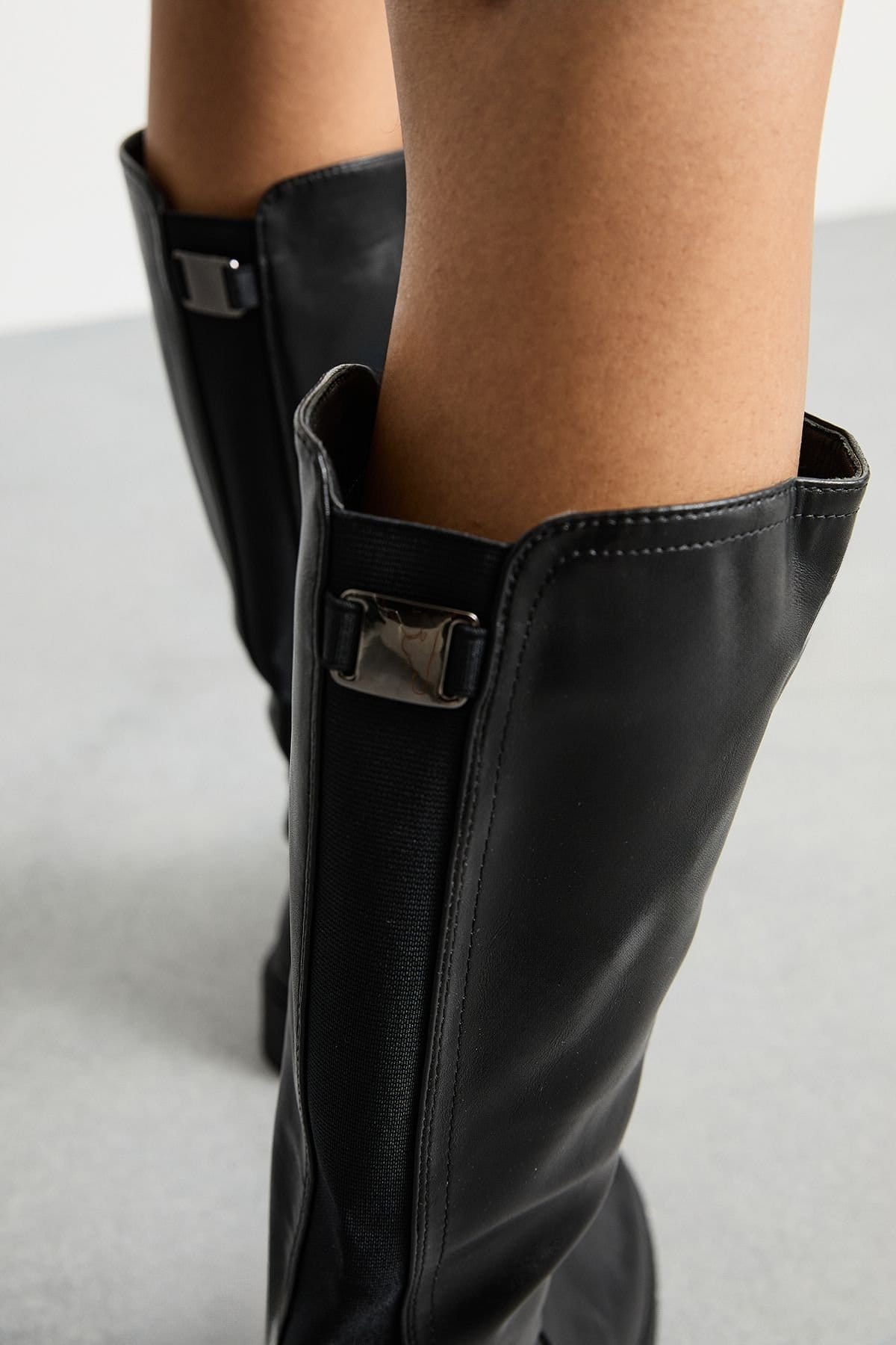 Faith Faith Women's : Daphne Faux Leather Back Elastic Chunky Knee Boots in Black - 4