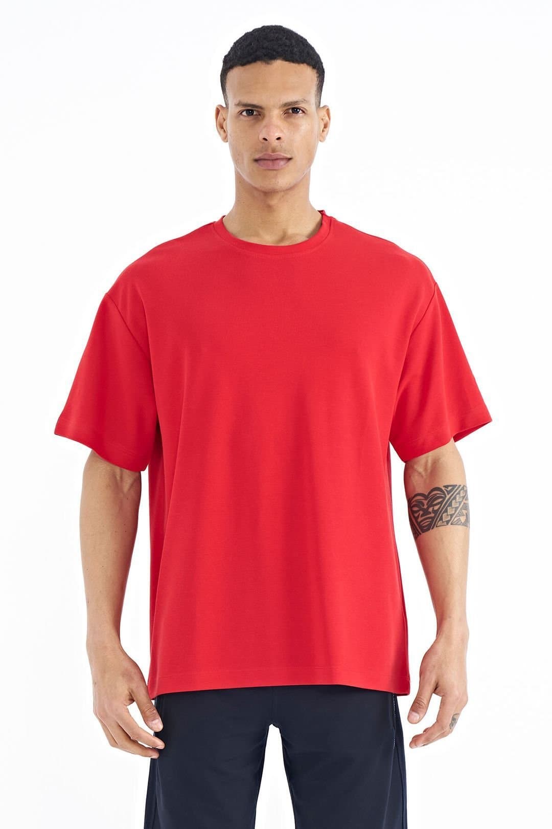 Tommy Life Tommy Life Men's Oversized Cotton-Blend Crew Neck T-Shirt With Patch in Red