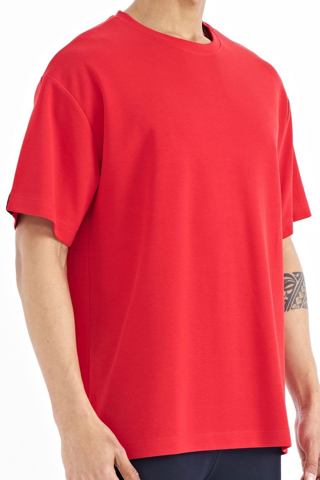 Tommy Life Tommy Life Men's Oversized Cotton-Blend Crew Neck T-Shirt With Patch in Red - 4