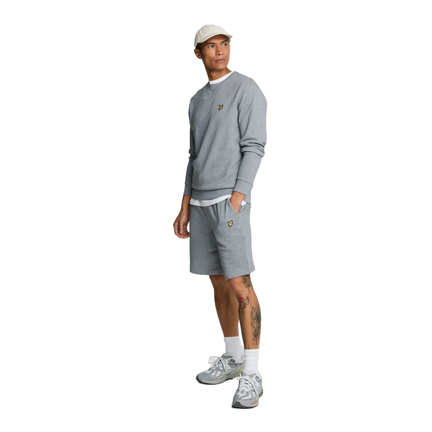 Lyle & Scott Lyle & Scott Men's Crew Neck Long-Sleeved Sweatshirt in Mid Grey - 4