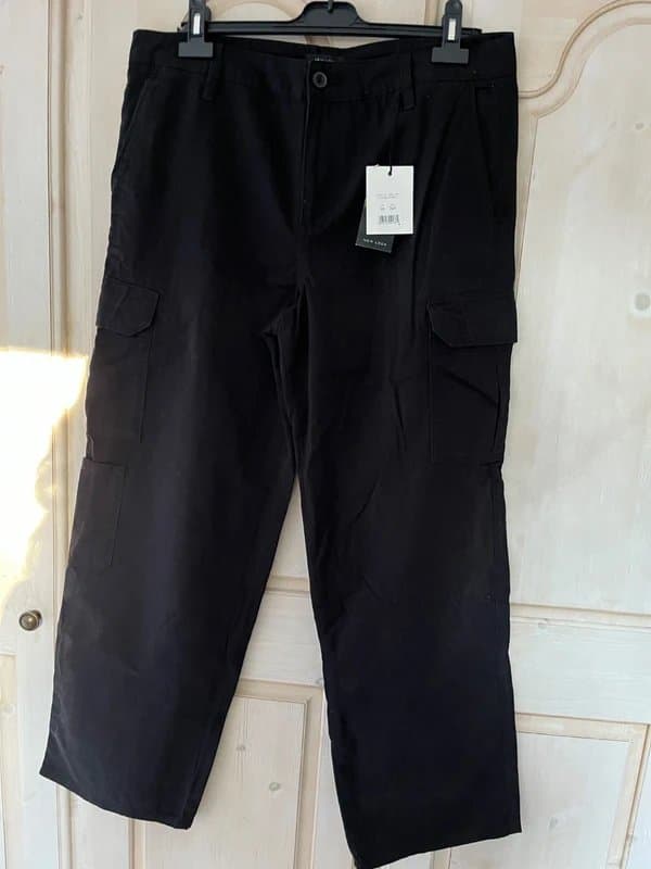 New Look New Look Men’s Black Cargo Pants Size 34R/86 cm