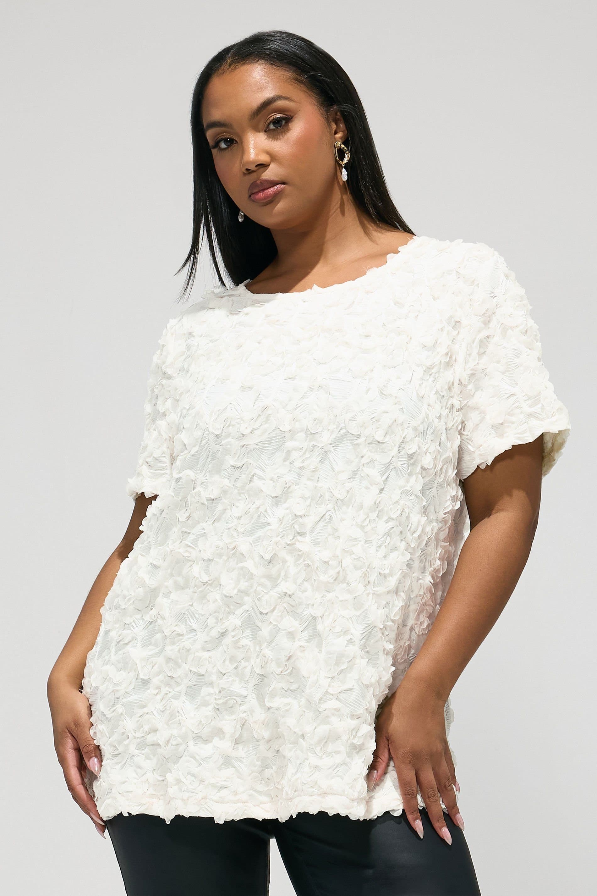 Yours Yours Women's Textured Abstract Blouse in White