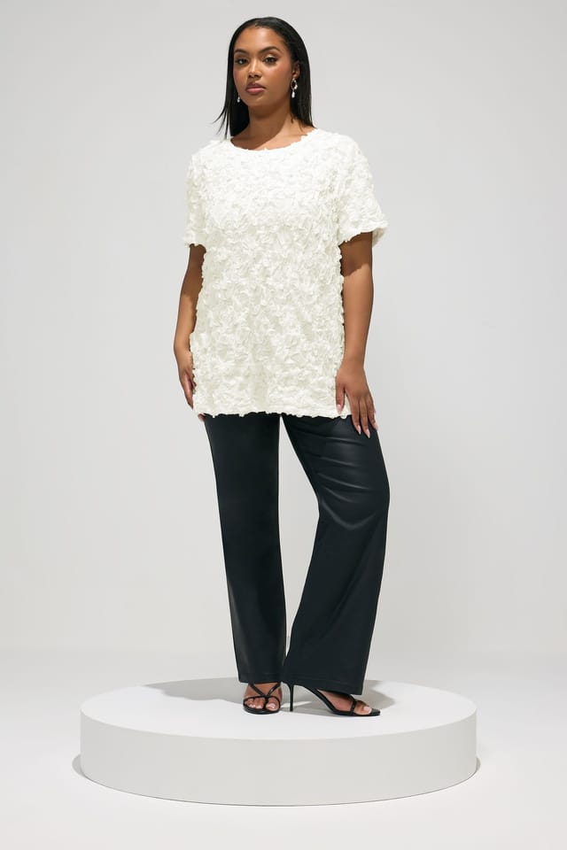 Yours Yours Women's Textured Abstract Blouse in White - 3