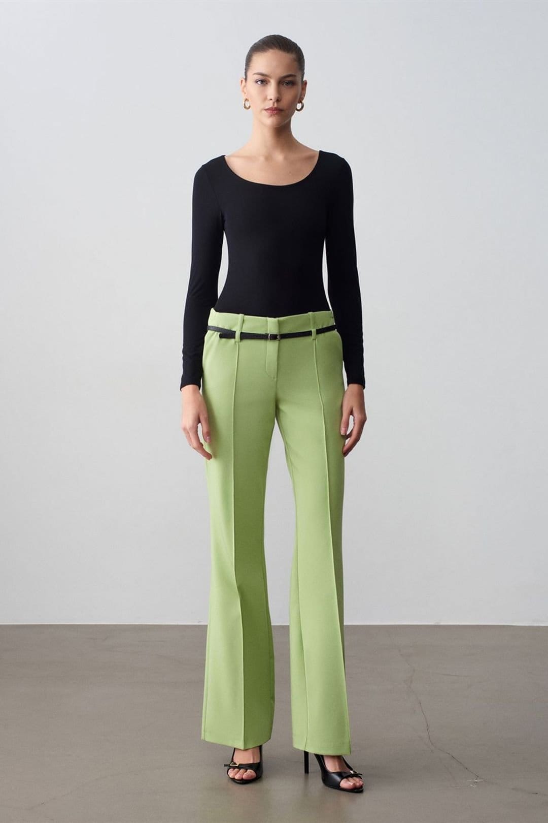 Dilvin Dilvin Women's Belted Straight-Leg Crepe Trousers in Mint - 4