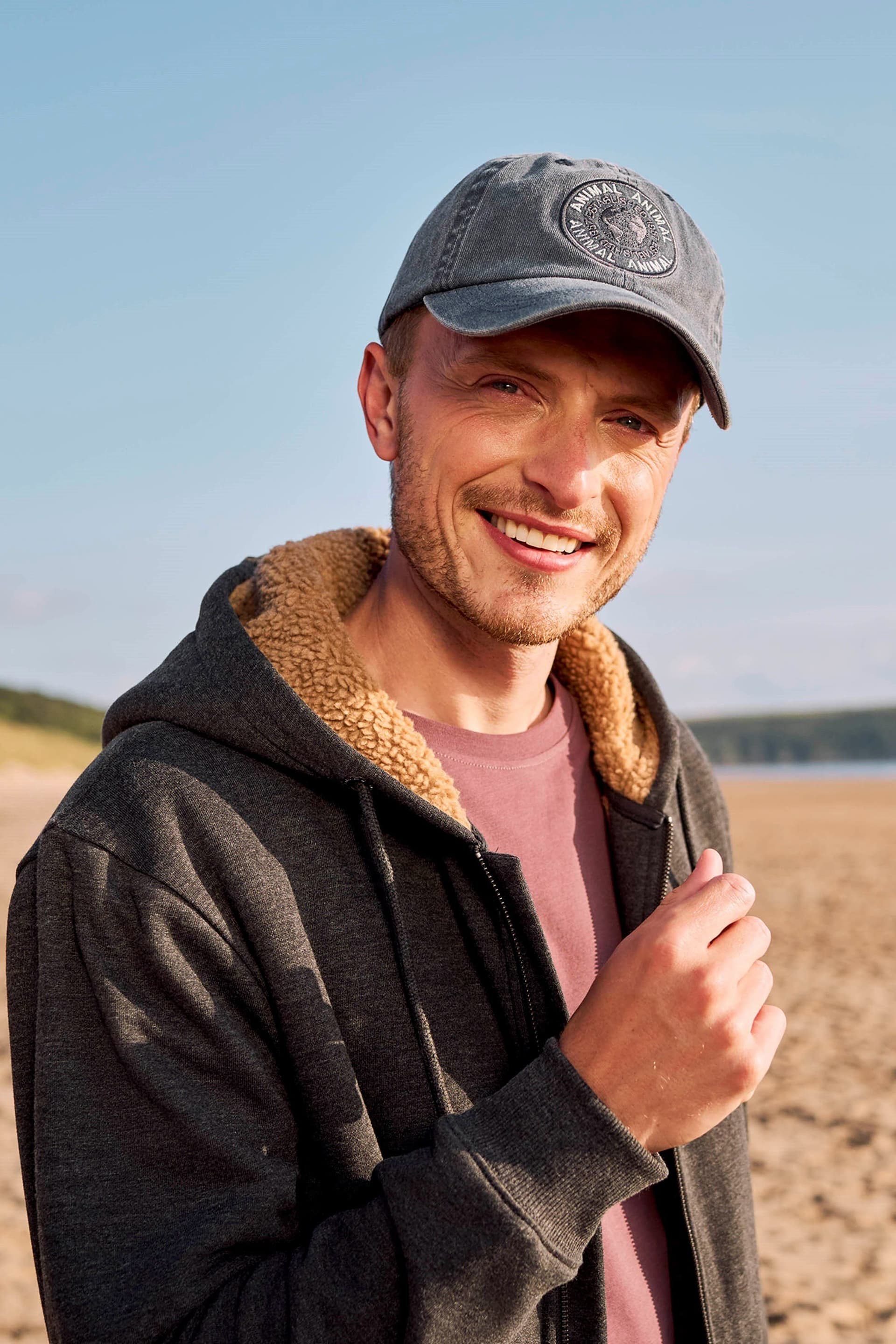 Animal Animal Men's 'Luca' Curved Peak Adjustable Strap 100% Cotton Patch Cap in Navy