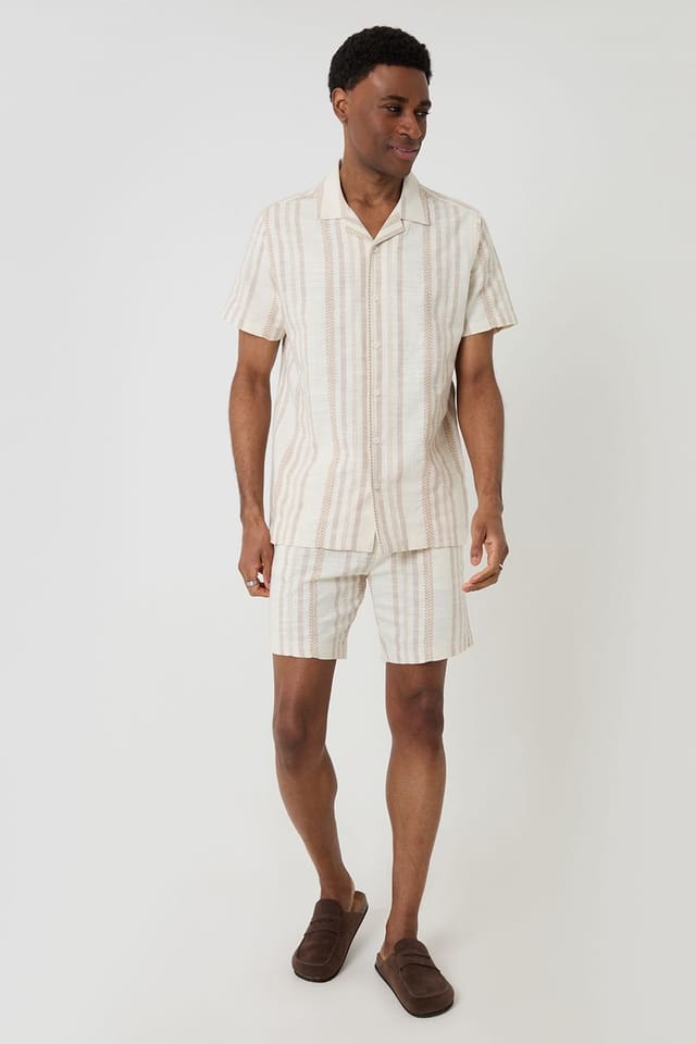 Threadbare Threadbare Men's Geometric Stripe Textured Cotton Shorts in Stone - 3