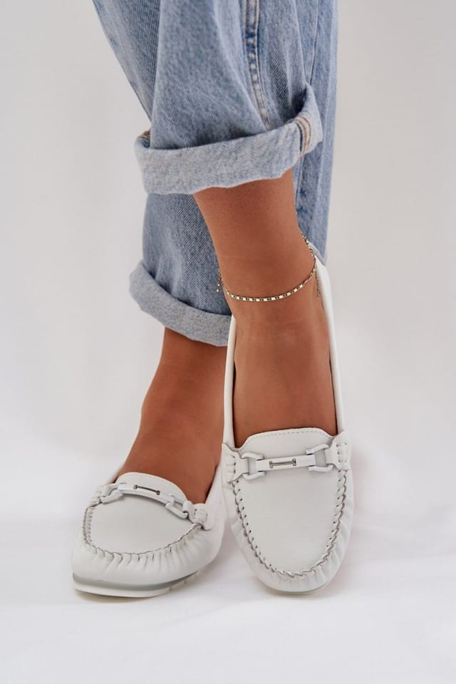 Love Lace Love Lace Women's S Barski Moccasin Loafers with Decorative Front Rubber Sole in White - 3