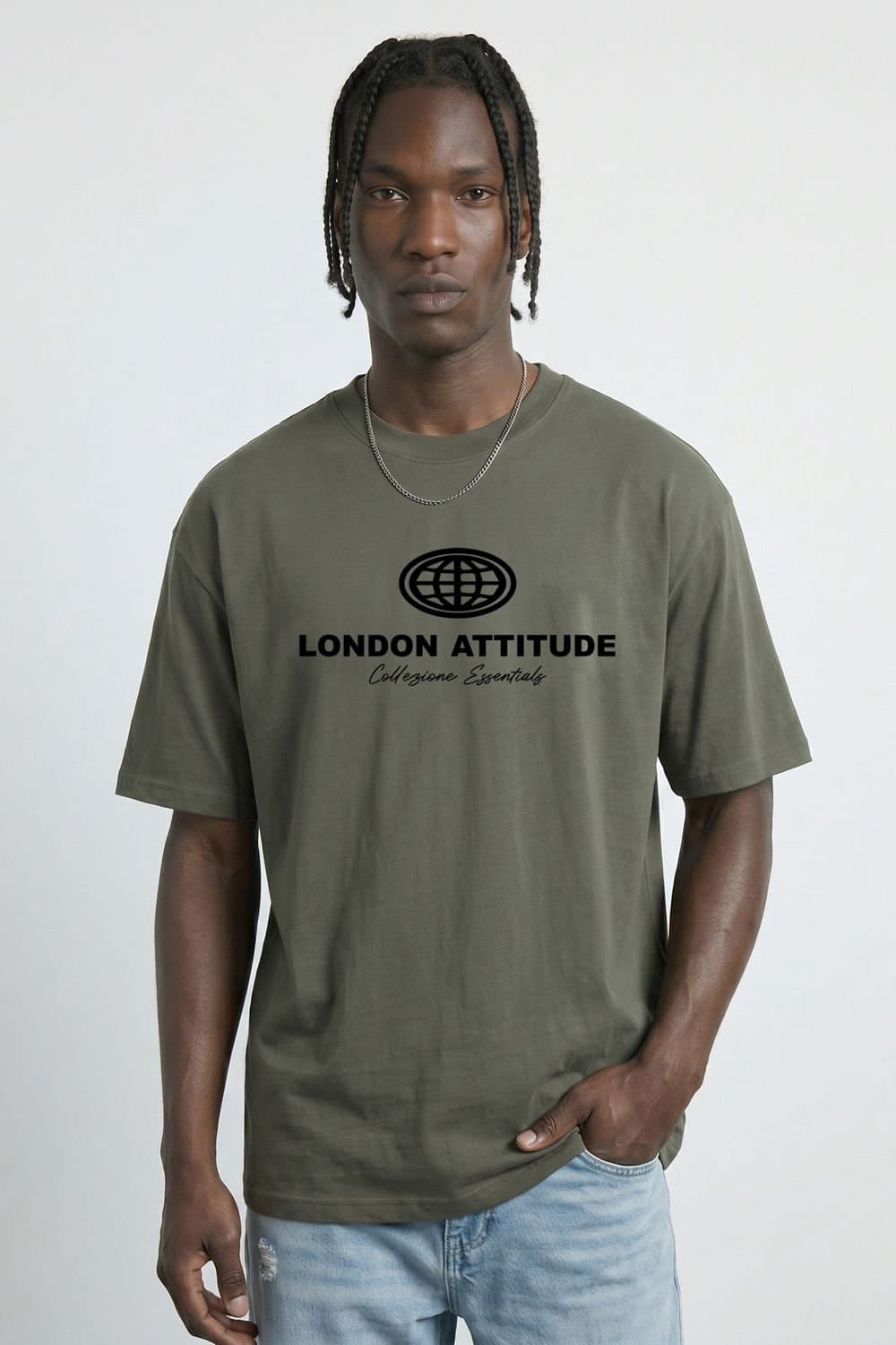 LONDON ATTITUDE LONDON ATTITUDE Men's Essential Globe Logo Premium Cotton T-Shirt in Khaki