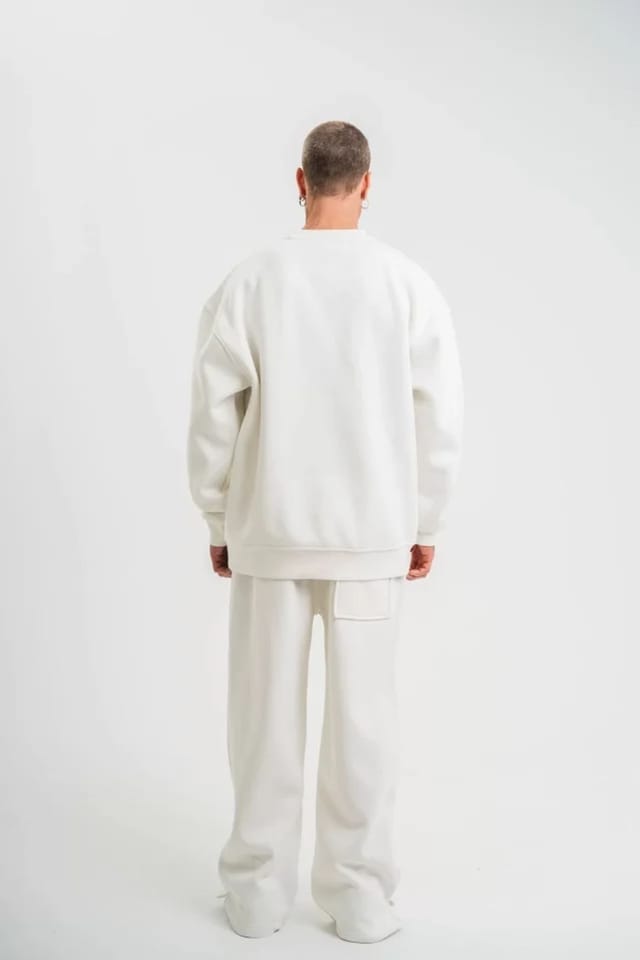 Janes Janes Men's Oversize Basic Sweatshirt in White - 2