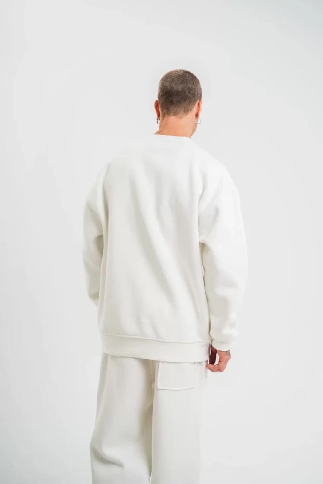 Janes Janes Men's Oversize Basic Sweatshirt in White - 4