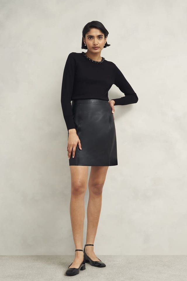 Hobbs London Hobbs London Women's Oakley Beaded Jumper in True Black - 3