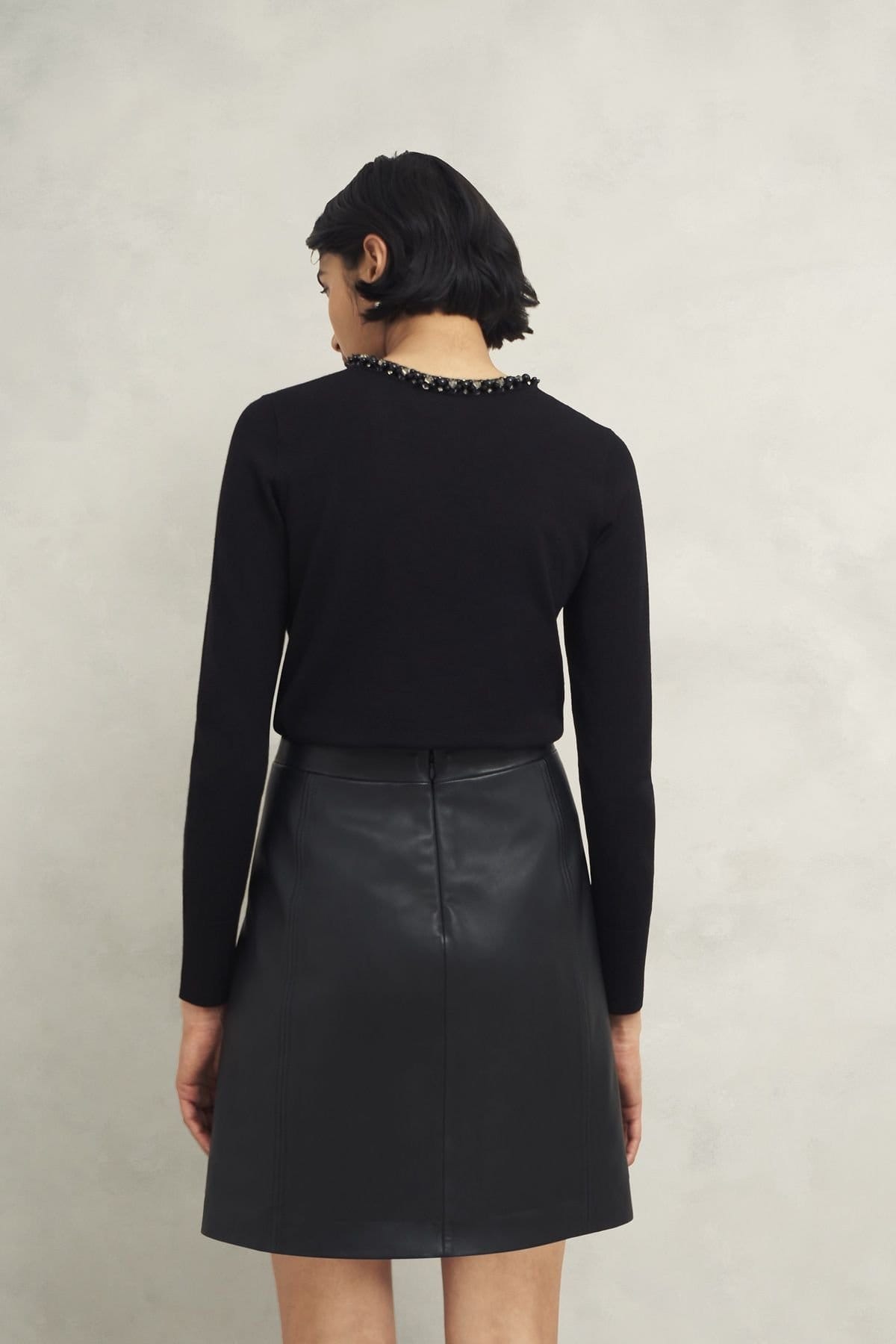 Hobbs London Hobbs London Women's Oakley Beaded Jumper in True Black - 4