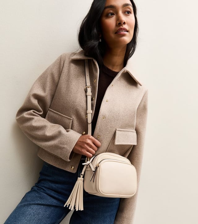 New Look White Faux Leather Tassel Crossbody Camera Bag New Look - 2