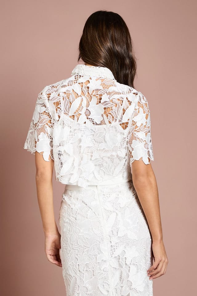 Coast Coast Women's Lace Pearl Button Shirt in Ivory - 3