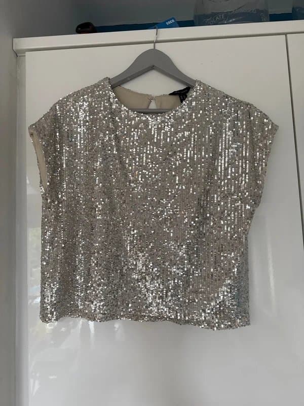 New Look New look oversized style sequin top size 8