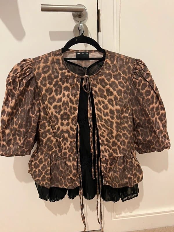 ASOS Design Asos design leopard print tie front blouse/top