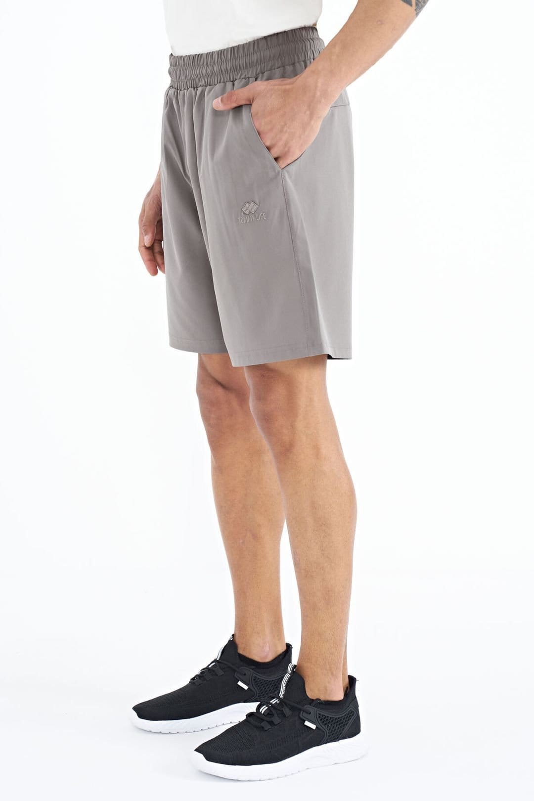 Tommy Life Tommy Life Men's Regular-fit Wide-leg Shorts in Grey - 4