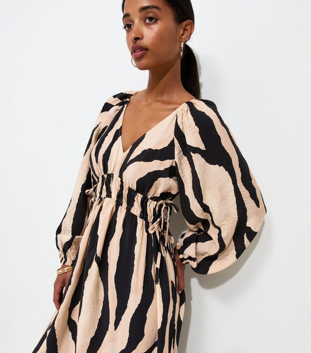 New Look Women's Brown Abstract Print V-Neck Smock Midi Dress New Look - 2