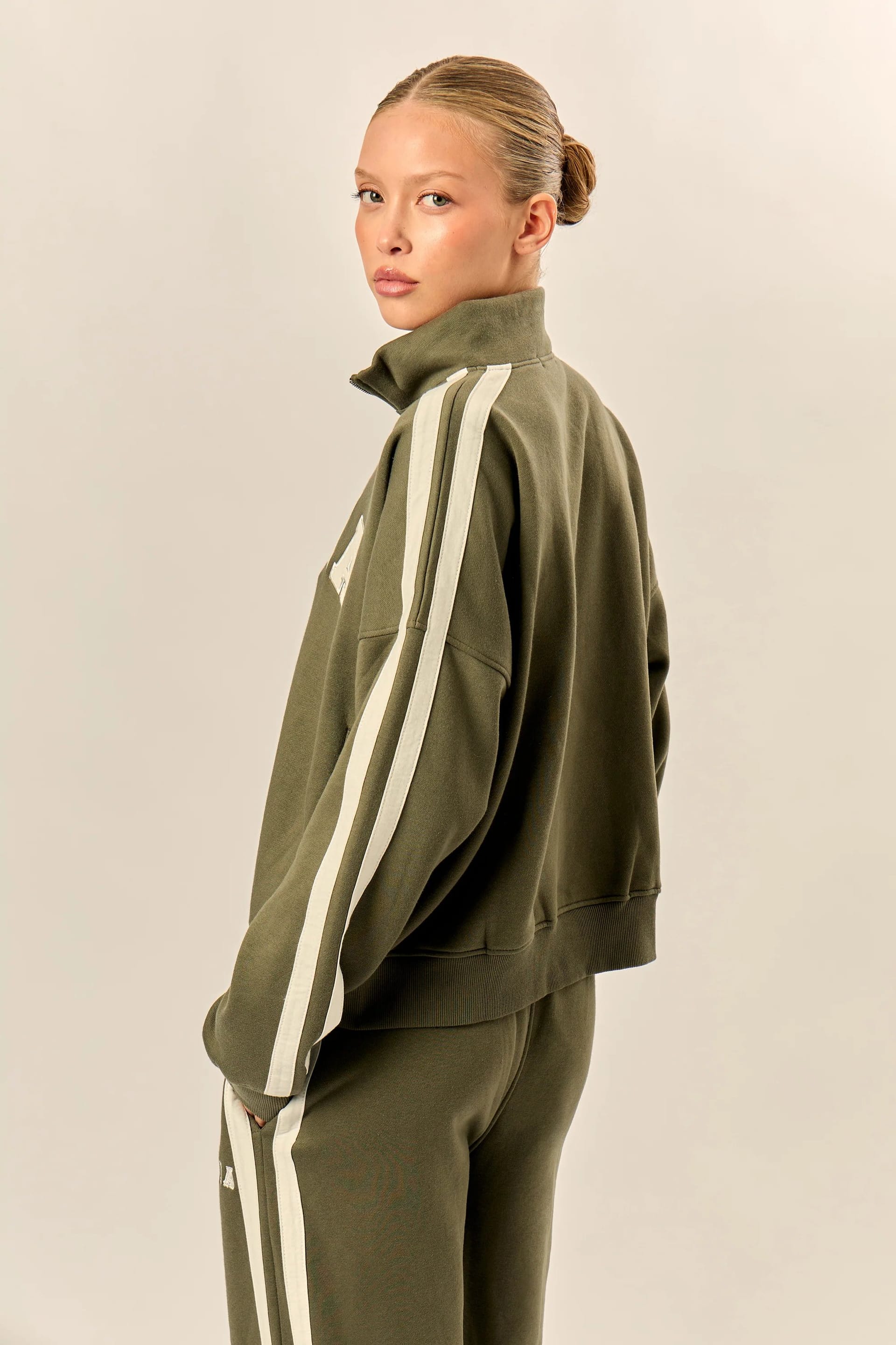 Kaiia Kaiia Sport Stripe Funnel Neck Zip Through Sweatshirt Olive & Cream - 4