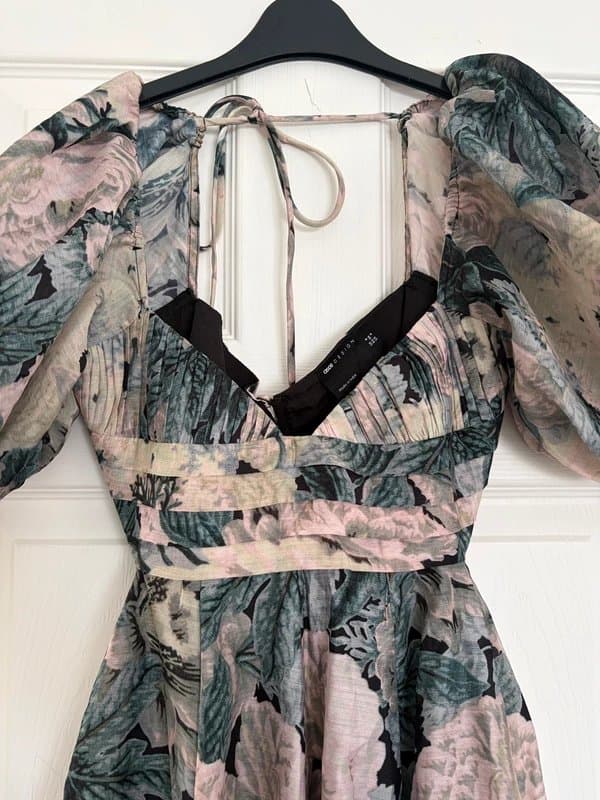 ASOS ASOS drop hem floral dress cut out back size 8