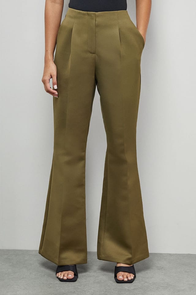 Warehouse Warehouse Women's Premium Satin Clean Waistband Flare Trousers Co-ord in Olive - 2