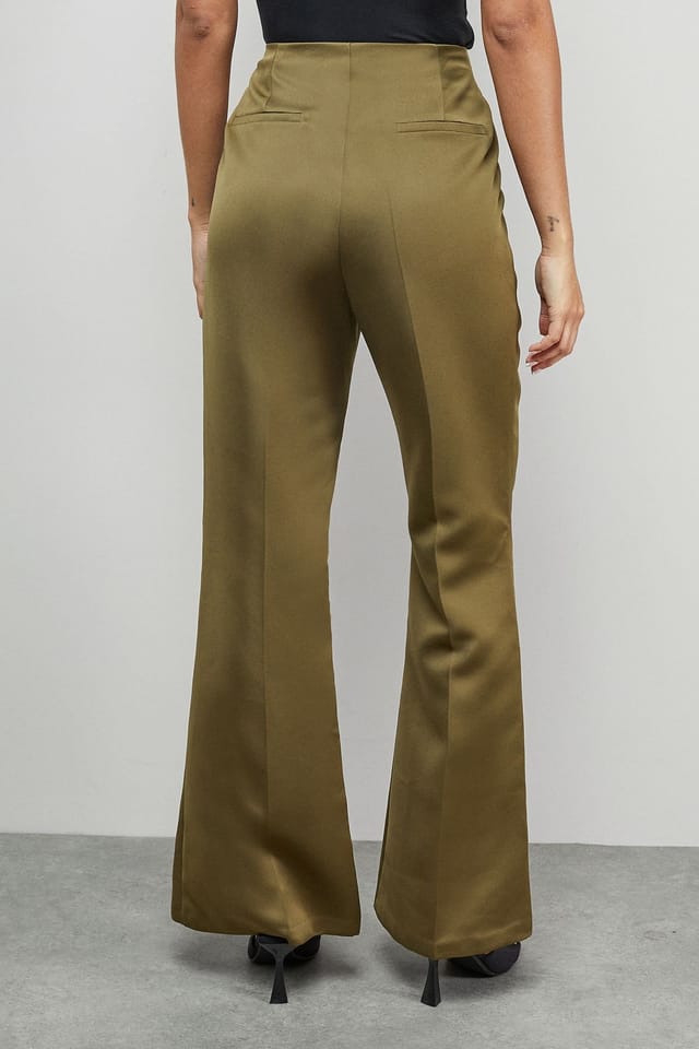 Warehouse Warehouse Women's Premium Satin Clean Waistband Flare Trousers Co-ord in Olive - 3