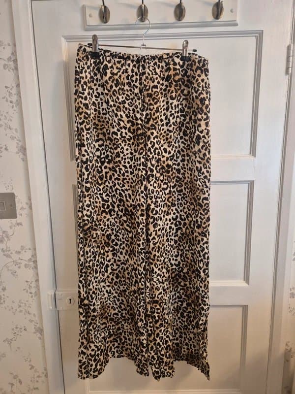 Bershka Bershka Leopard Print Trousers