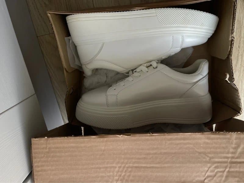 ASOS New ASOS Platform Leather Style Chunky Sole Trainer Pump In White - Size 8