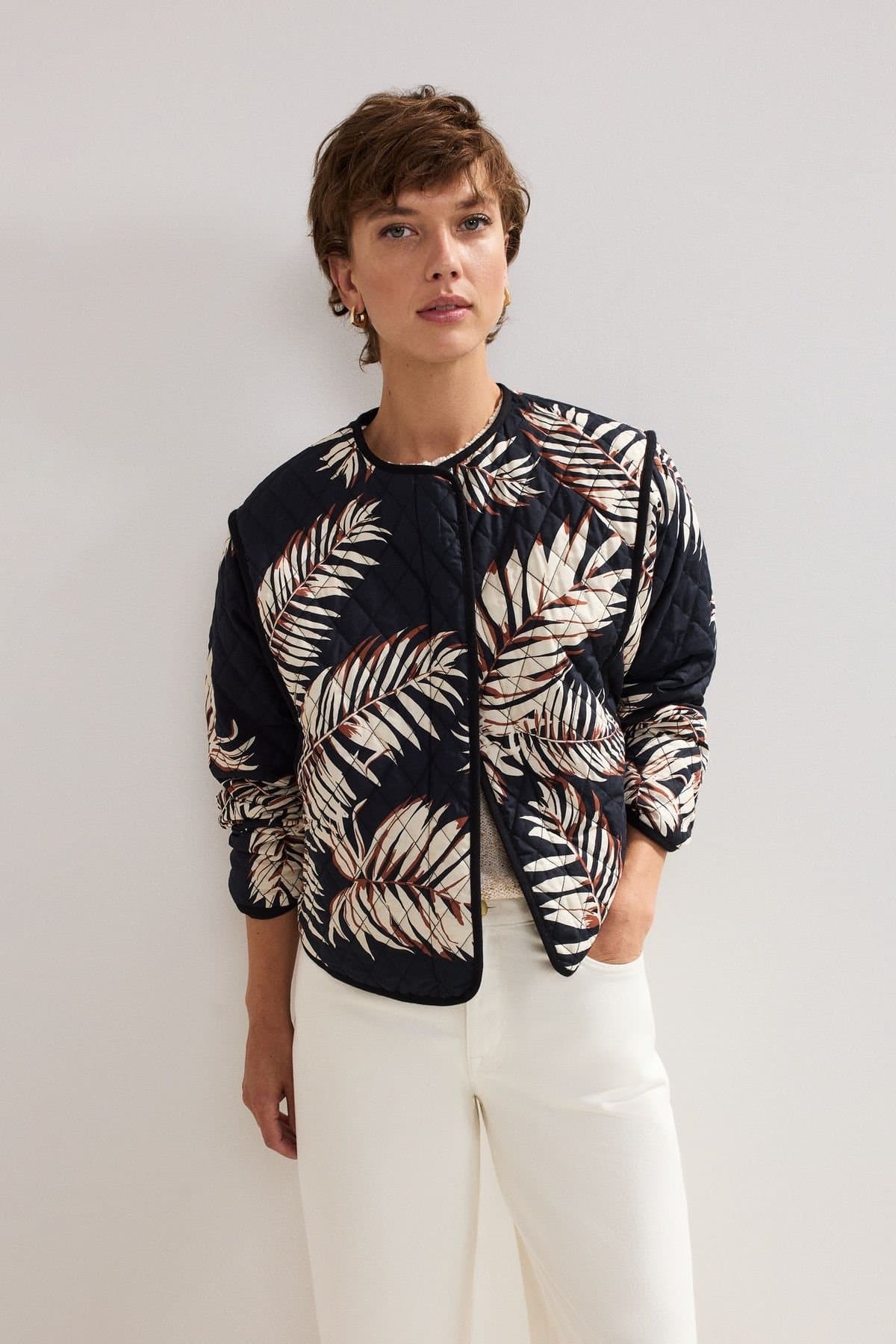 Phase Eight Phase Eight Women's Kharis Quilted Print Reversible Jacket in Midnight