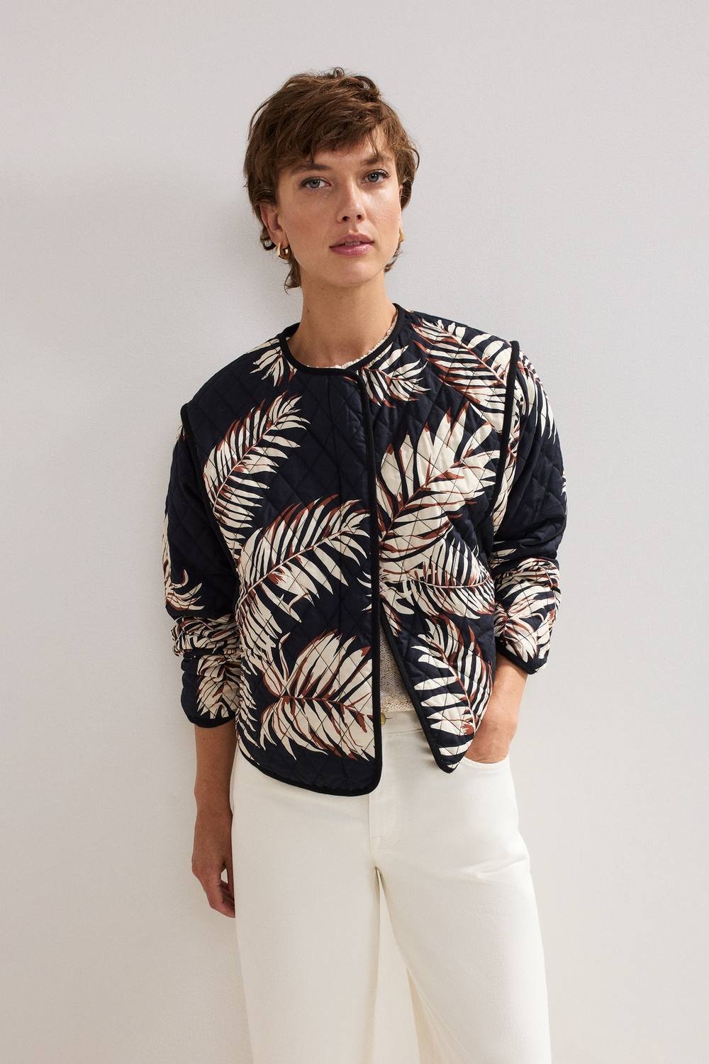 Phase Eight Phase Eight Women's Kharis Quilted Print Reversible Jacket in Midnight - 3