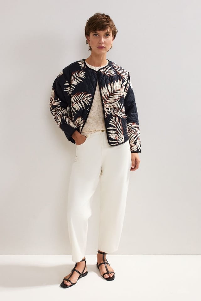 Phase Eight Phase Eight Women's Kharis Quilted Print Reversible Jacket in Midnight - 3