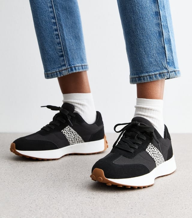 New Look Women's Black Leopard Print Panel Suedette Trainers New Look - 2