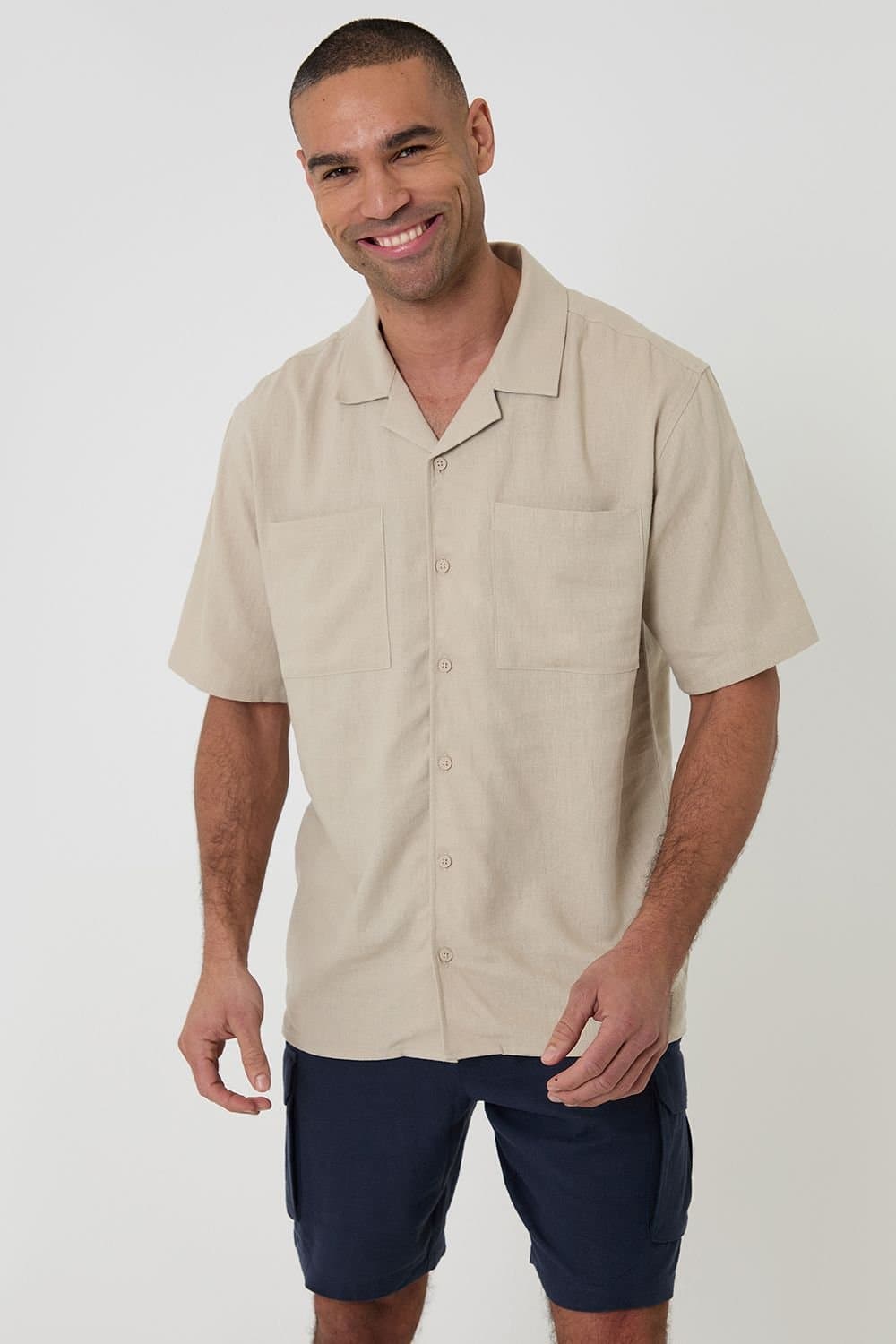 Threadbare Threadbare Men's Relaxed Fit Linen Blend Short Sleeve Shirt in Stone