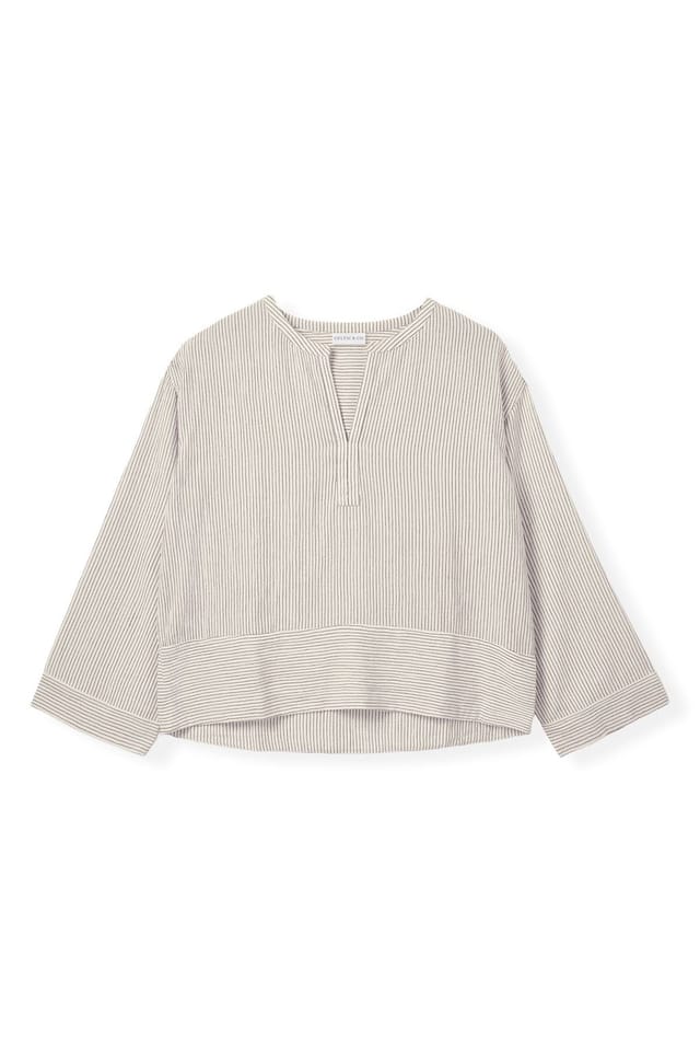 Celtic & Co Celtic & Co Women's V-Neck Relaxed Swing Top in Light Beige - 2