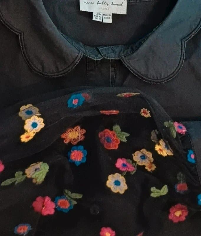 Never Fully Dressed Never Fully Dressed Black Lace Embroidered Sleeve Shirt - size 14