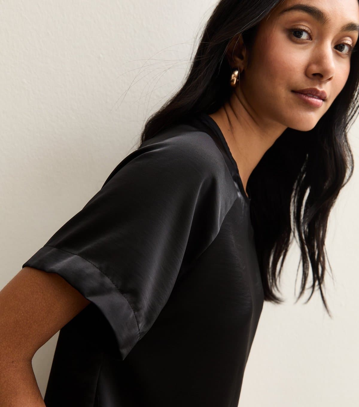 New Look New Look Black Satin Short Raglan Sleeve Top